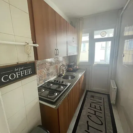 Private In A Shared - Your Modern In Center Of Kadikoy