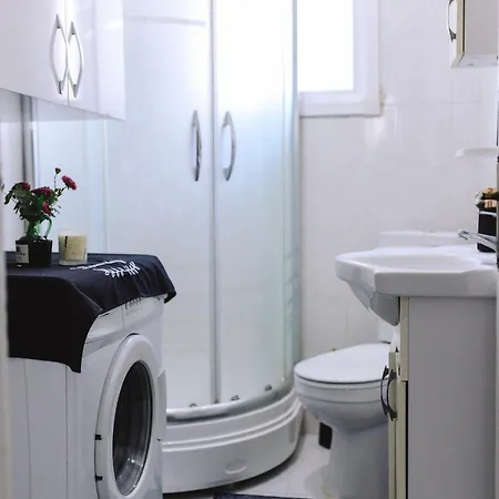 Private In A Shared - Your Modern In Center Of Kadikoy Проживание в семье Стамбул