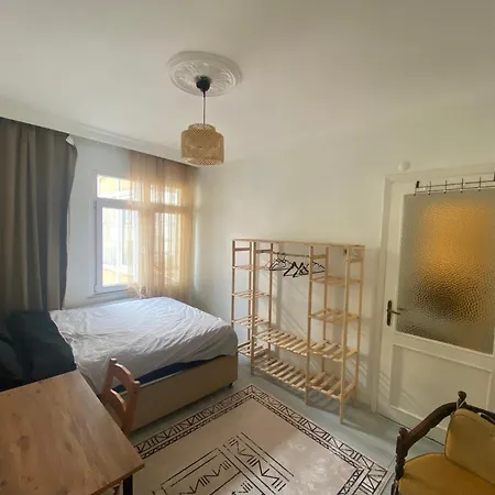 Private In A Shared - Your Modern In Center Of Kadikoy