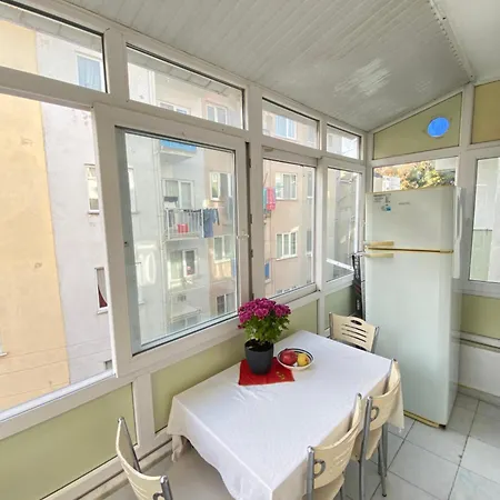 Проживание в семье Private In A Shared - Your Modern In Center Of Kadikoy